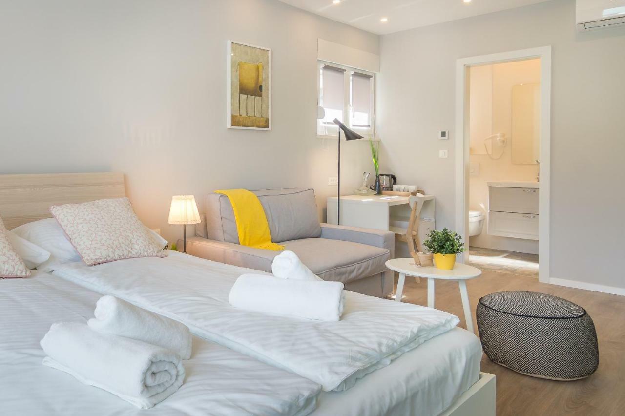 4 Elements Old Town Views Rooms โตรกีร์ ภายนอก รูปภาพ