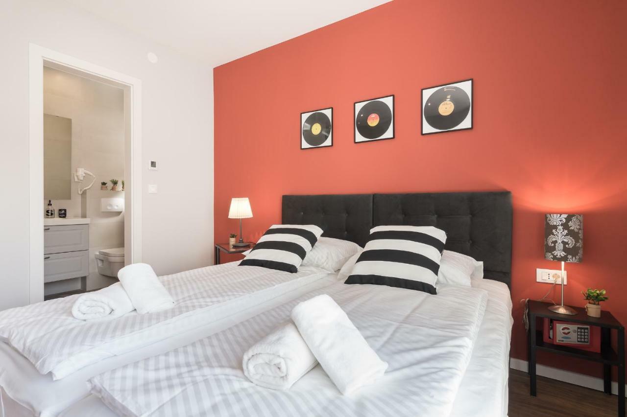 4 Elements Old Town Views Rooms โตรกีร์ ภายนอก รูปภาพ